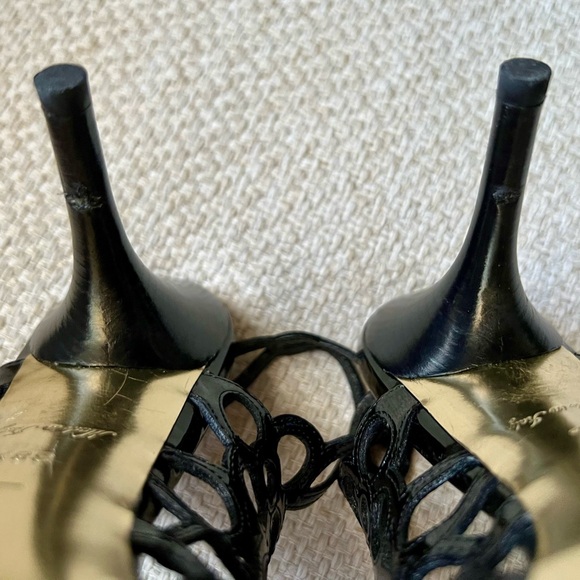 Louis Vuitton HOLIDAYS Patent Leather Lazor Cut Out Accent Slingback Heels - Picture 10 of 14